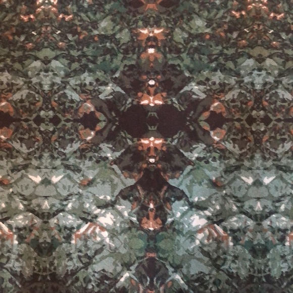 Lord & Taylor pencil skirt in green snakeskin print with back slit - Picture 2 of 5